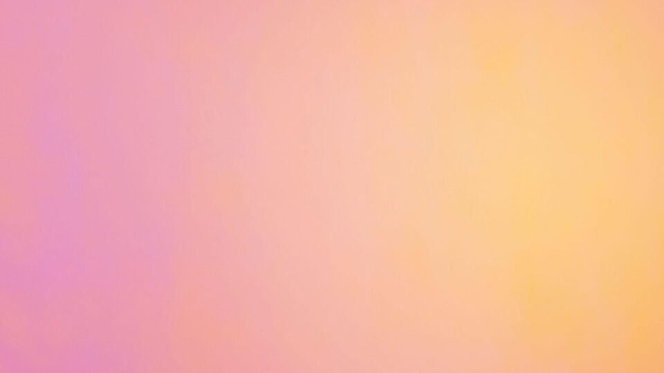 Detail pink and orange iridescent decor