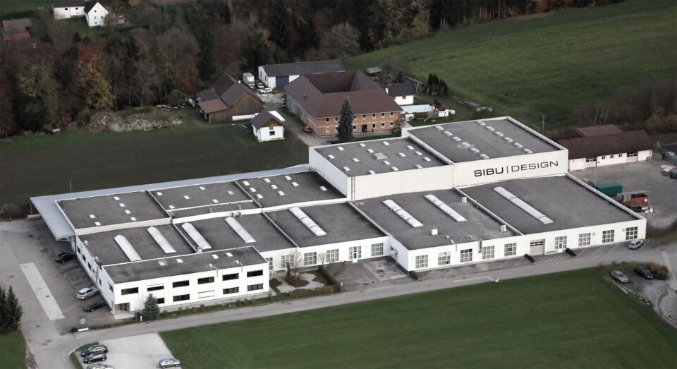 Foto der Firma aus Flugperspektive