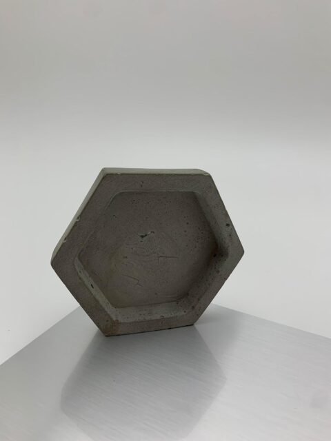 Brushed decor - DM Silver brushed - with concrete honeycomb