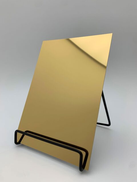 Detailaufnahme in der Größe A5 des spiegelnden Dekors DM Gold