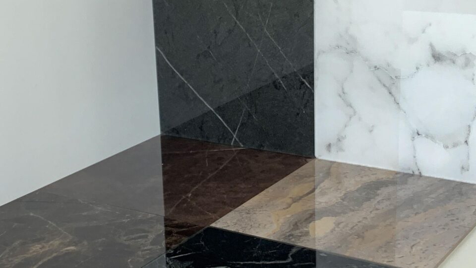 Collage verschiedener SIBUGLAS MARBLE Dekore