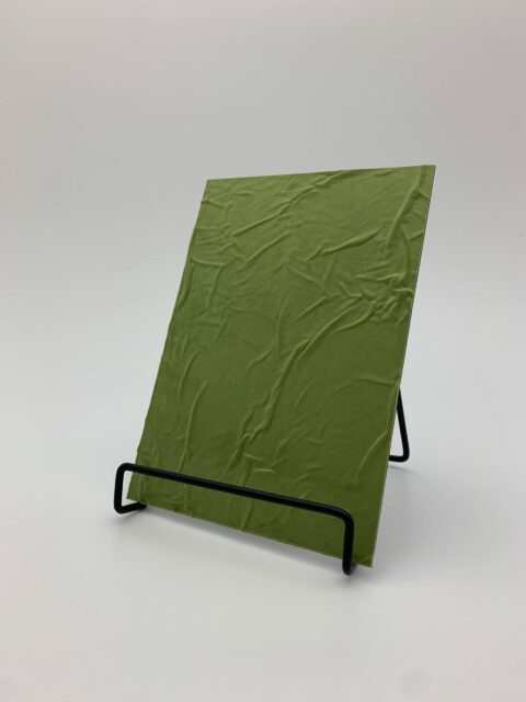 Detailaufnahme in der Größe A5 des Dekors FL CREPA VELVET Avocado