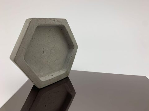 Reflective decor - DM Anthracite AR- with concrete honeycomb
