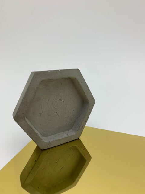 Mirror decor - DM Brass AR - with concrete honeycomb