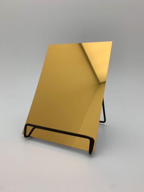 Detailaufnahme in der Größe A5 des spiegelnden Dekors DM Gold AR