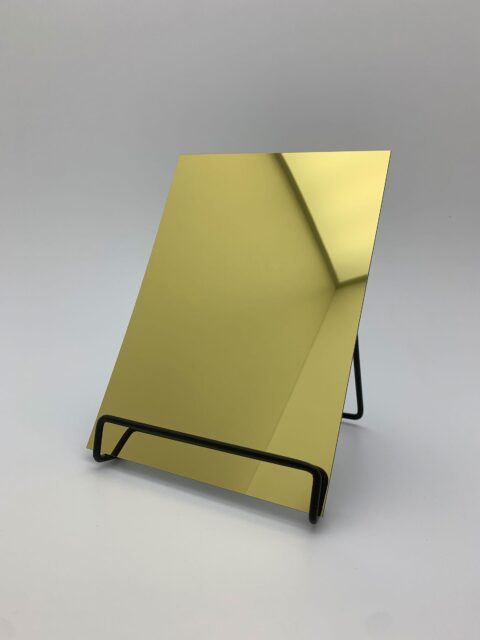 Detailed picture in A5 size of the DM OPTICAL MIRROE Brass AR reflective decor.