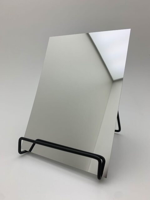 Detailed picture in A5 size of the reflective decor DM OPTICAL MIRROR Silver AR