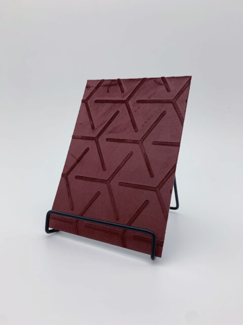 Detailed picture in A5 size of FL CUBE VELVET Bordeaux decor