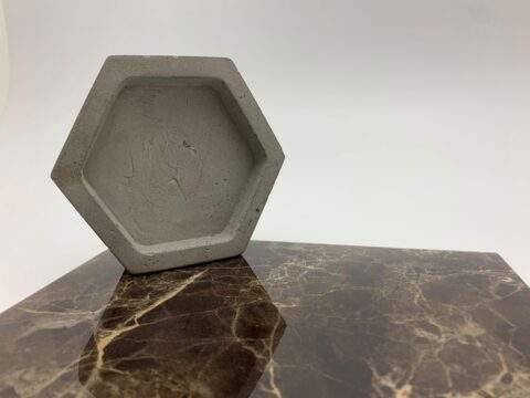 Reflective SIBUGLAS decor - SG MARBLE Emperador AR+ - with concrete honeycomb