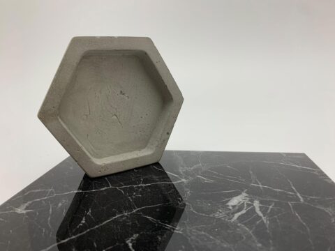 Reflective SIBUGLAS decor - SG MARBLE Black AR+ - with concrete honeycomb