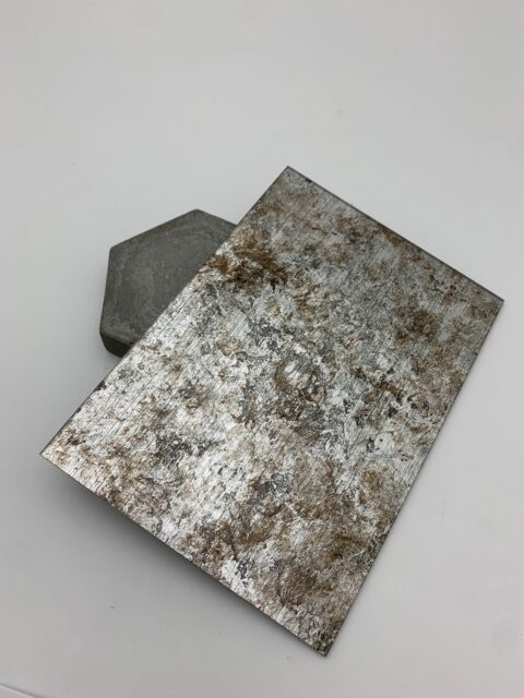 schräg liegendes Muster des spiegelnden SIBUGLAS Dekor - SG VINTAGE Silver AR+