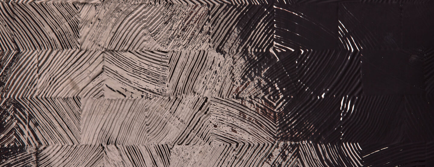 Structure the mirror surface in the colour anthracite