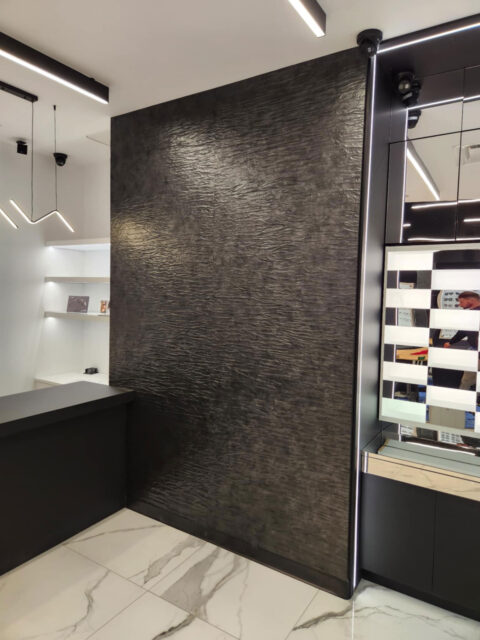 Salesroom in white and black - modern furnishings