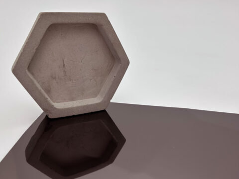 Reflective decor - SL FACET Anthracite- with concrete honeycomb